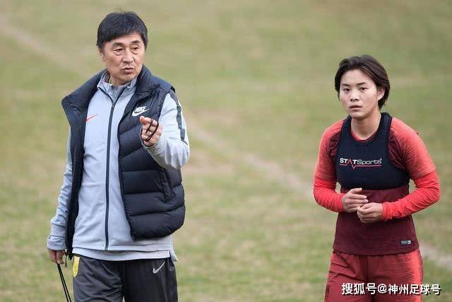 客场不敌成都蓉城遭遇首败 老问题依然困扰申花！