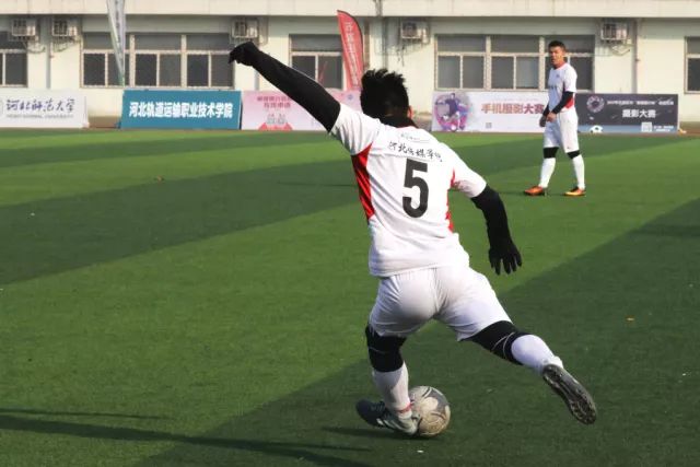 欧文34分独行侠大胜马刺6连胜 国王逆转胜掘金